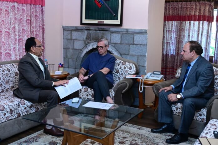 Prof. Harsh K. Gupta discusses earthquake resilience with CM Omar Abdullah